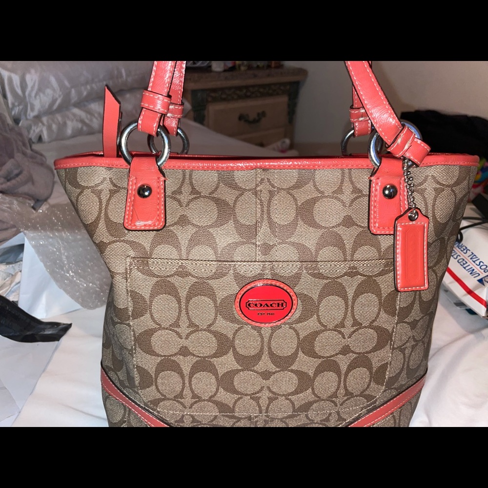 Coach Logo Tote Very Good Condition/Clean FREE SHIPPING